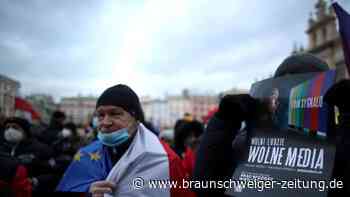 Polen: Zehntausende protestieren gegen neues Rundfunkgesetz