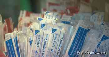 Outreach groups in Calgary, Edmonton take to the streets to monitor for drug overdoses - Global News