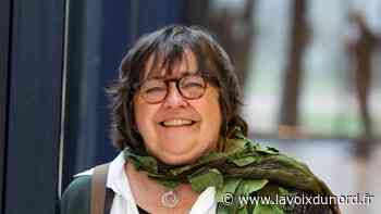 Arras : Claire Mesureur, la voix de France Bleu Nord, pose le micro - La Voix du Nord