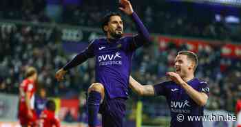 Dominant Anderlecht maakt het zichzelf moeilijk, maar haalt het van Zulte Waregem dankzij twee knappe goals Refaelov - Het Laatste Nieuws