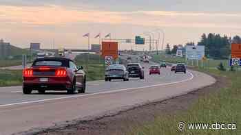 2 Atlantic provinces commit to open borders, but 1 tightens up amid COVID-19 wave