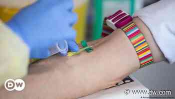 Foreigners in Russia outraged by new medical checks - DW (English)