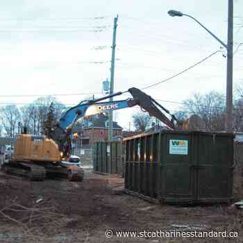 Cleanup of future cruise dock area continues in Port Colborne - StCatharinesStandard.ca