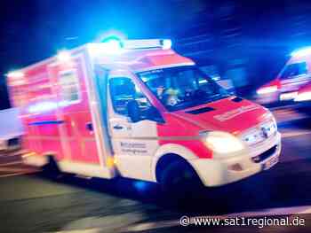 Mit Kleinbus kollidiert: 47-jähriger Autofahrer stirbt bei Unfall in Garrel - Sat.1 Regional