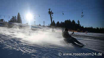 Schwerer Schlittenunfall am Spitzingsee: Bruckmühlerin (17) kracht gegen Lift-Pfeiler