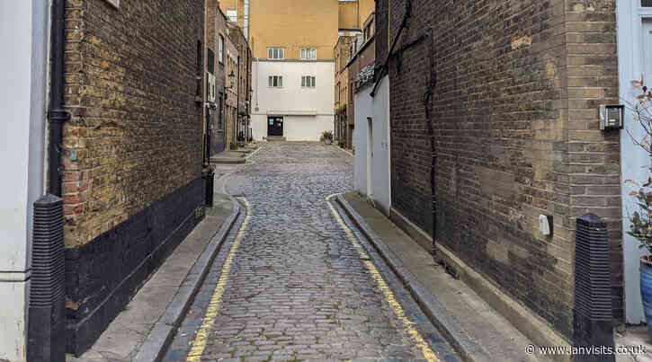 London’s Alleys: Sherlock Mews, W1