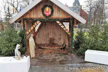 Vandalen slaan toe in kerststal aan gemeentehuis