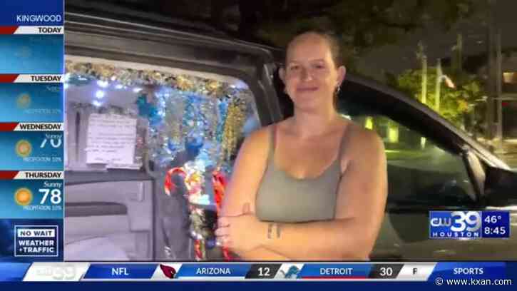 Here's how one Texas Uber driver is spreading holiday cheer