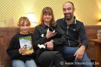 Femke Vleminckx schrijft boek en gaat voor de klas staan: “Tijdens pandemie verhalen uitgetikt”