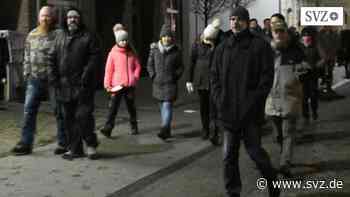 Corona-Protest: Corona-Spaziergang in Wittenberge bleibt friedlich | svz.de - svz – Schweriner Volkszeitung