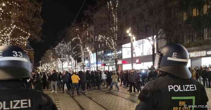 Mannheim:  Katz-und-Maus-Spiel zwischen Demonstranten und Polizei (plus Fotogalerie)