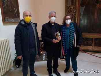 Confartigianato e Coldiretti consegnano statuina Presepe 2021 a vescovo di Matera - TRM Radiotelevisione del Mezzogiorno