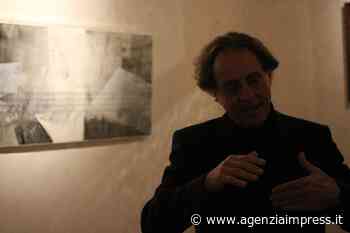 Del silenzio e della trasparenza. Sessanta opere di Vincenzo Scolamiero accendono Siena - Agenzia Impress