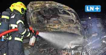 100.000 Euro Schaden und großes Trümmerfeld: Auto brennt auf A1 bei Reinfeld aus - Lübecker Nachrichten
