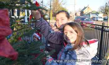 Kids unite to create community Christmas tree at Rocky Mountain House in Renfrew - Ottawa Valley News