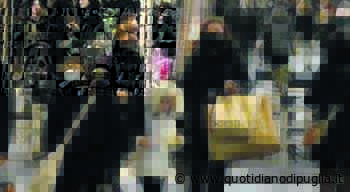 Stretta sui controlli, ma Bari supera il test mascherine. Attesa per il concerto di Capodanno - quotidianodipuglia.it