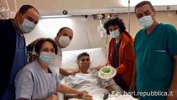 Da Belgrado a Bari per il trapianto di fegato: Darko festeggia al Policlinico anche il compleanno - La Repubblica