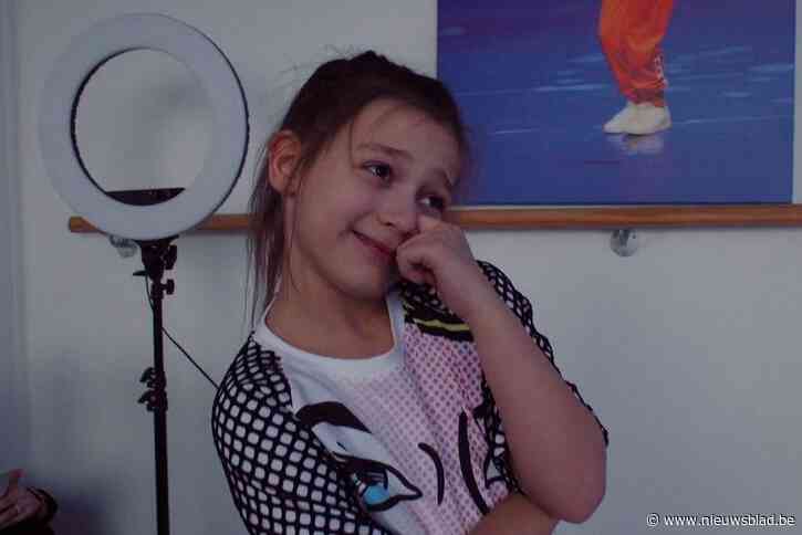 De ‘dance dream’ van Ella, tienjarige met honderdduizenden volgers op Youtube: “Beroemdheid is geen doel”