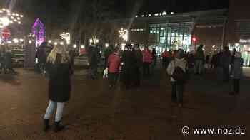 200 Menschen "spazieren" gegen „Impfpflicht und 2G“ in Papenburg - NOZ