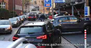 Endspurt im Weihnachtsgeschäft: Viel Volk, viel Verkehr, aber das Chaos bleibt aus