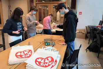 Zelf ontworpen tote bags en sleutelhangers van TSM leveren ruim 1.300 euro op voor De Warmste Week