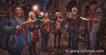 ‘Caroling on the Edge’: A Christmas Tradition Returns