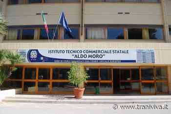 Gli studenti dell'Istituto Aldo Moro impegnati in un progetto di promozione del turismo - TraniViva