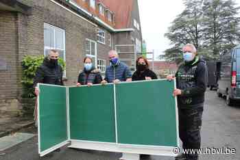Sint-Jan Berchmansinstituut schenkt schoolmeubilair aan overstroomde school - Het Belang van Limburg