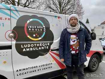 À Arras, Mathieu vend et loue plus de 600 jeux de société dans sa ludothèque ambulante - actu.fr