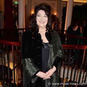 Kate Bush backs pay rise for NHS