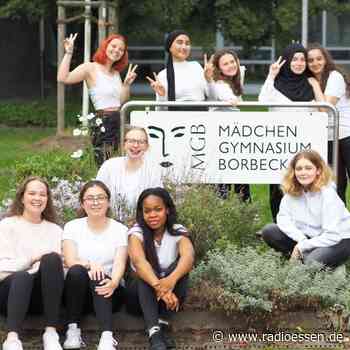 Umweltbewusste Weihnachtsdeko aus Essen: Schülerinnen verkaufen eigene Produkte - Radio Essen