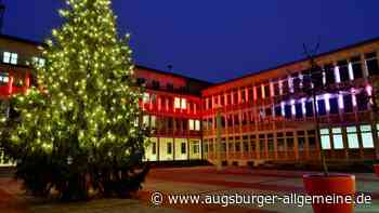 Lichtinstallation "Helle Freude" lässt Neu-Ulmer Rathaus erstrahlen - Augsburger Allgemeine