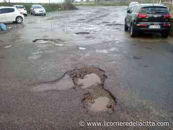 Buche ad Ardea, il Sindaco: «Alcune vie percorribili solo col fuoristrada, ma in 4 anni spesi 2 milioni di euro per le ‘toppe’» - Il Corriere della Città