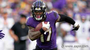 Bell mulled retiring to be boxer before Bucs called