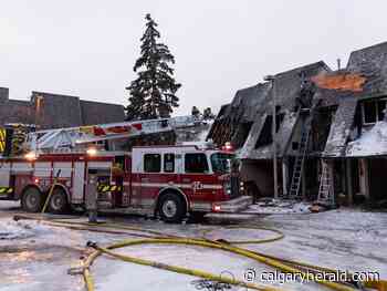 Overnight fire destroys several homes in northwest Calgary - Calgary Herald