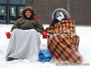 COVID-19: Ottawa working to add more booster, testing appointments in face of overwhelming demand; Ontario announces rebate program for small biz