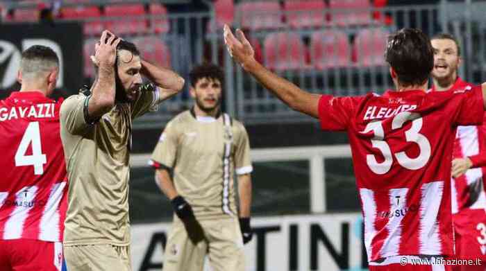 Vis Pesaro-Siena 2-1, la Robur tocca il fondo: sesto ko di fila - LA NAZIONE