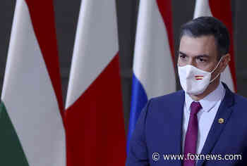 Spain issues outdoor mask mandate amid COVID-19 spike