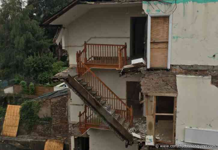 Building collapses after foundation blunders