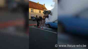 Chauffeur betonpomp blust brandende oldtimer in Zedelgem - focus-wtv.be