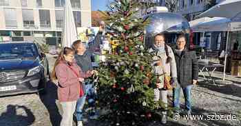 SZ/BZ: Sindelfingen: SZ/BZ-Weihnachtsbaum auf dem Grünen Platz - Sindelfinger Zeitung / Böblinger Zeitung
