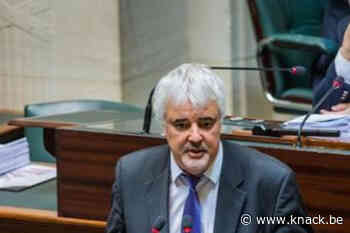 Voormalig staatssecretaris Bruno Tuybens legt de eed af als burgemeester van Zwalm - Knack.be