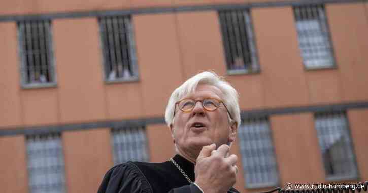 Bedford-Strohm hält Weihnachtsgottesdienst im Gefängnis