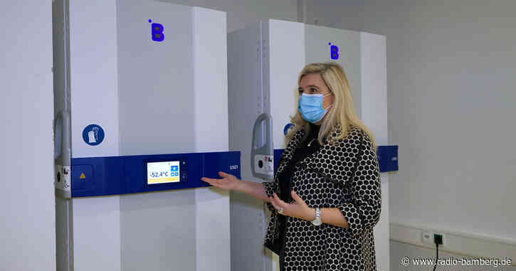 Wirtschaftsschulen fordern 5.Klasse – Unterschriften an Ministerin Huml übergeben