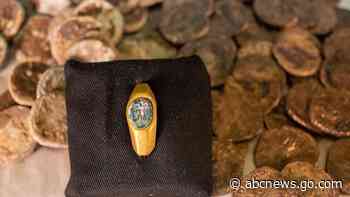 Israeli archaeologists find treasures in ancient shipwrecks