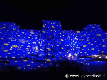 Da Alba a Cuneo, EGEA dà vita ad un racconto luminoso fatto di luci e stelle per festeggiare il Natale (VIDEO) - LaVoceDiAsti.it