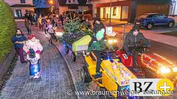 Die Jüngsten sind bei der Lichtertour in Hattorf ganz vorne dabei