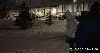 Sole COVID-19 rapid test handout in Ottawa faces long lines, lack of supply - Global News