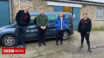 Ed Sheeran and LadBaby give Waveney food bank helping hand - BBC News