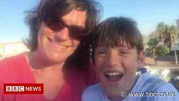 Rugby mum's anger at No 10 garden photo